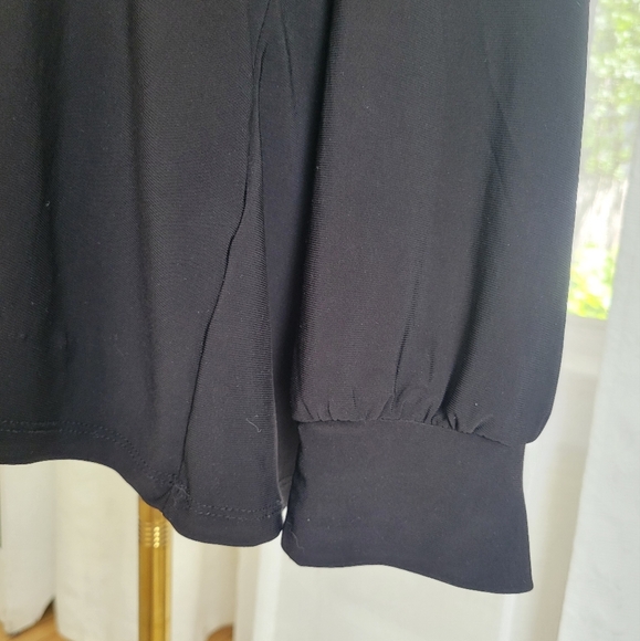 Sophisticated Anne Klein blouse - Picture 3 of 8